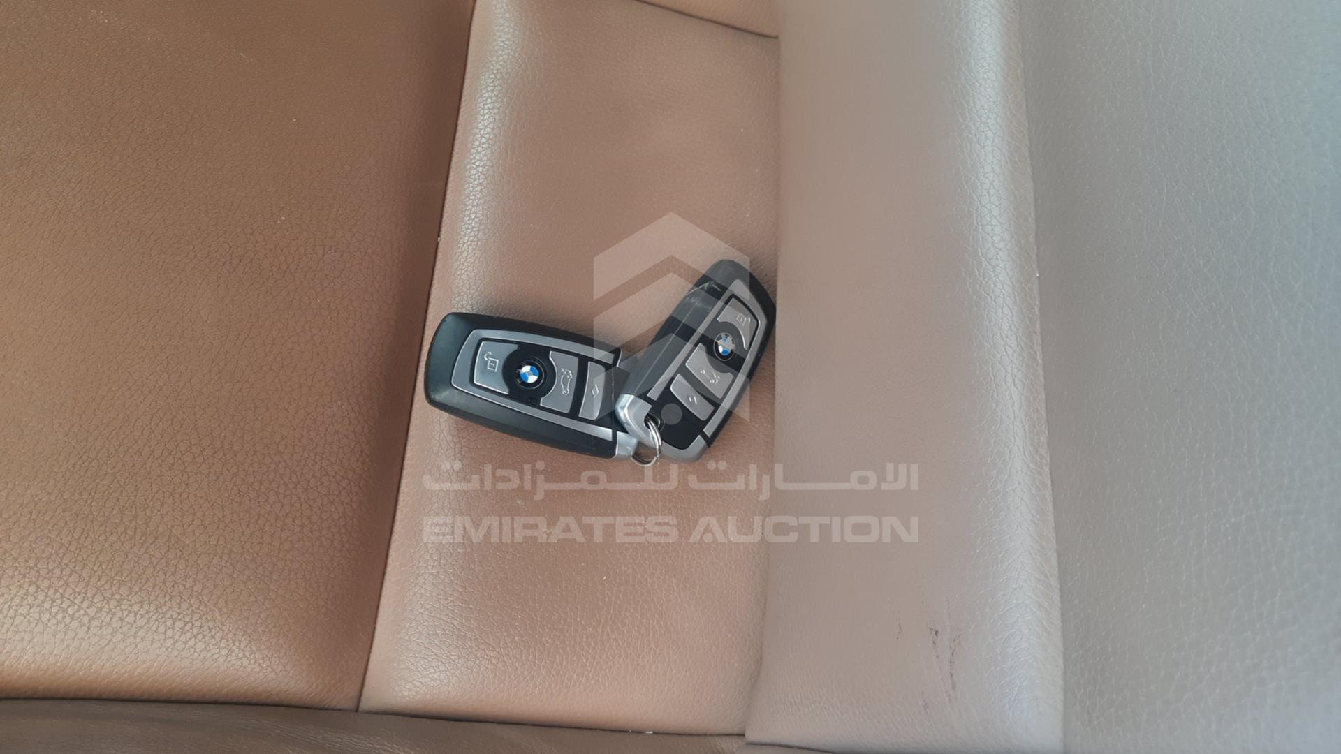 0 BMW --- VIN: WBAYE2108DDZ42176