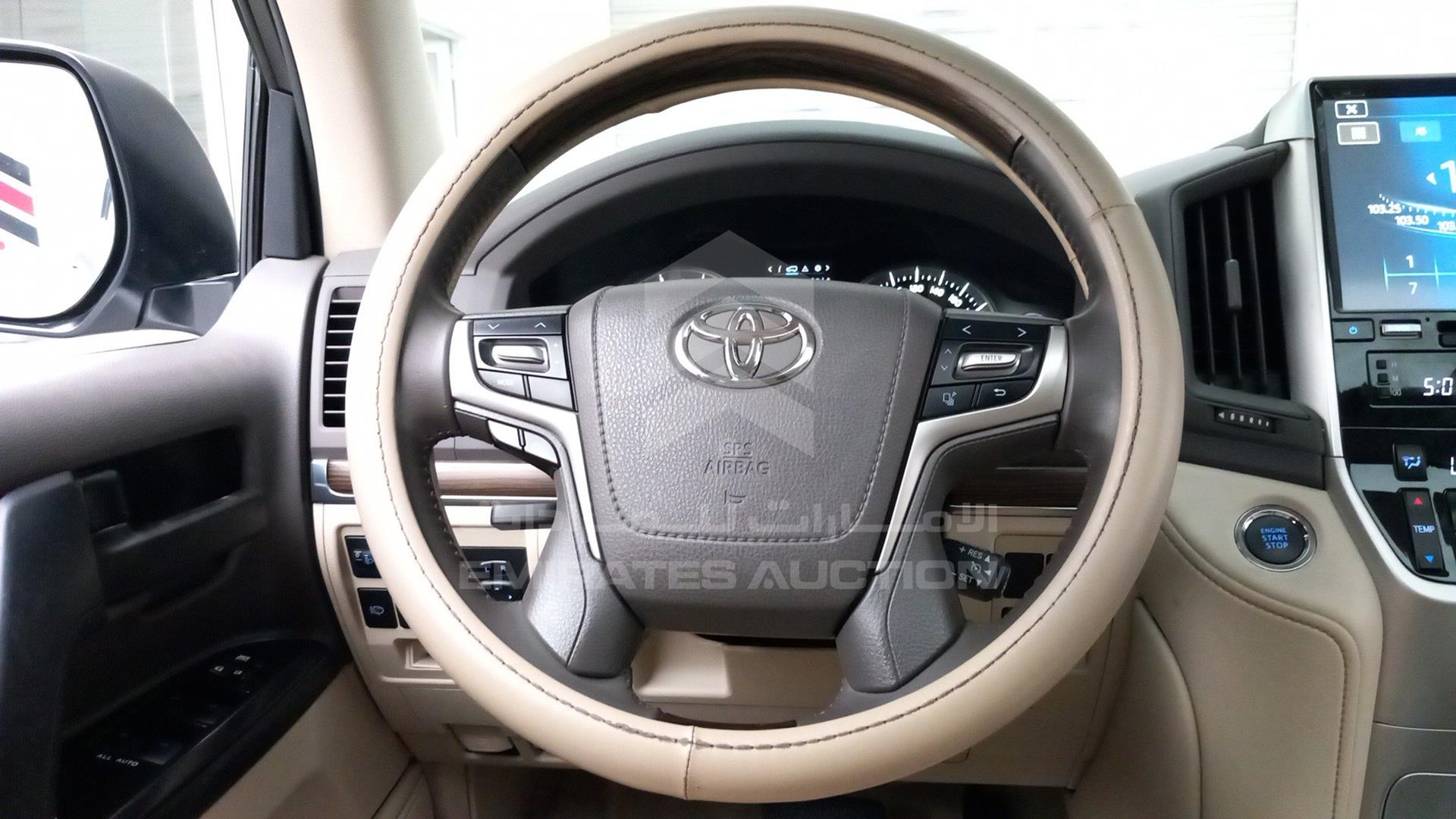 2019 TOYOTA LAND CRUISER VIN: JTMHX01J6K4189139