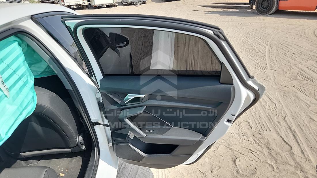 اودي ايه 3 2024 — الباب الخلفي الأيمن — صورة 23