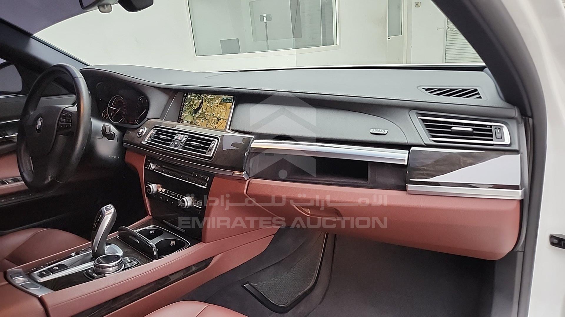 2015 BMW 730 VIN: WBAYE2105FD837047
