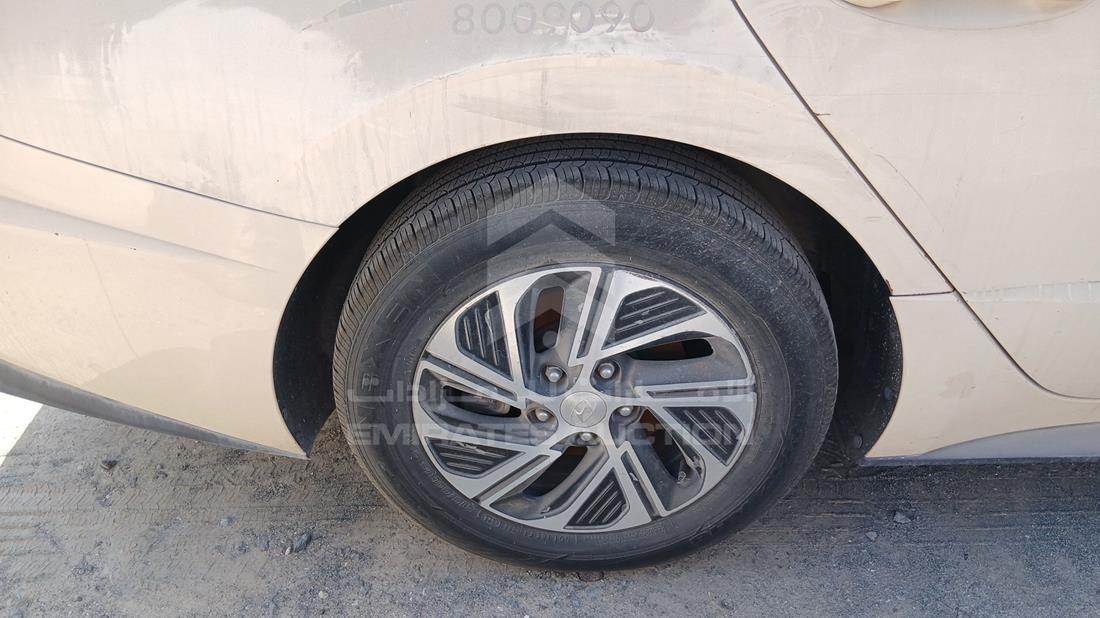 2021 Hyundai Sonata Hybrid — Rear Right Tyre — Photo 30