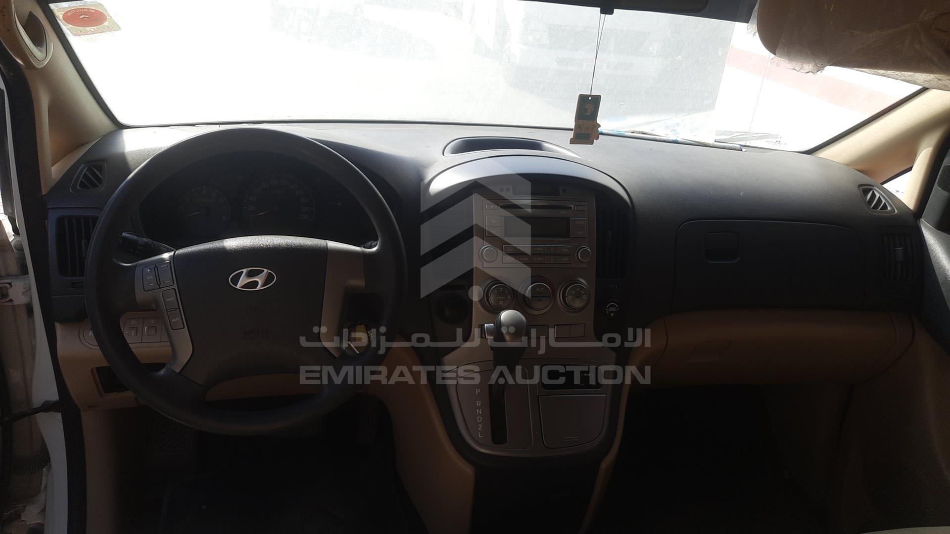2016 HYUNDAI H1 VIN: KMJWA37R8GU761238
