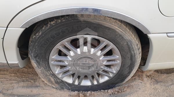 Lincoln Town Car 2006 1LNHM83V96Y635852 Image 25