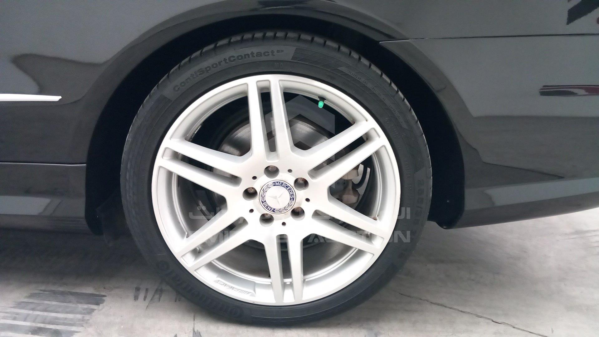 2011 MERCEDES E 500 VIN: WDDKJ7CB3BF076992