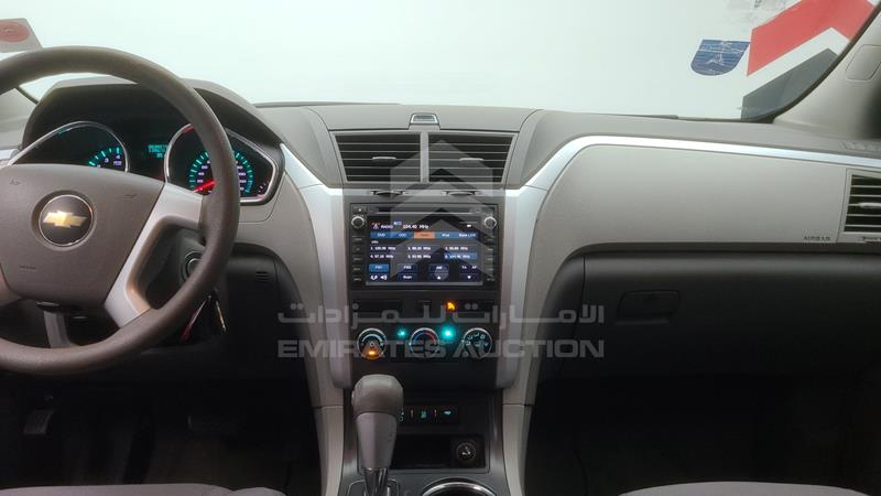 1GNKR8ED9CJ235432 Auction: EmiratesAuction Lot: 413741 1GNKR8ED9CJ235432 Chevrolet Traverse 2012 WHITE Photo 21
