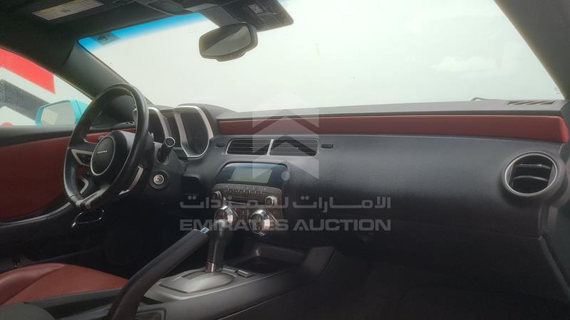 2G1FB1EV4A9210812 Auction: EmiratesAuction Lot: 405395 2G1FB1EV4A9210812 Chevrolet Camaro 2010 BLUE Photo 28