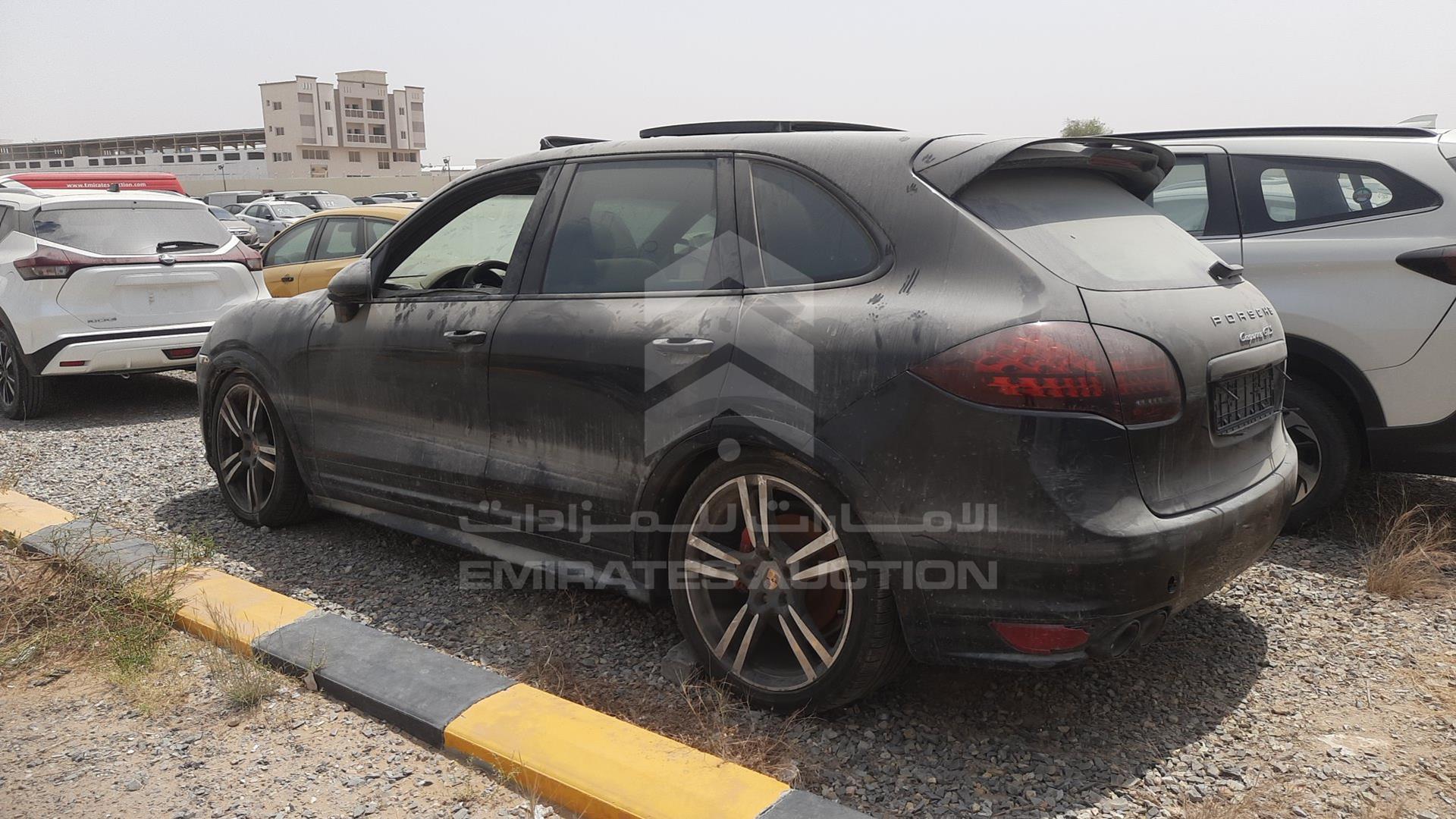2014 PORSCHE CAYENNE GTS VIN: WP1ZZZ92ZELA70989