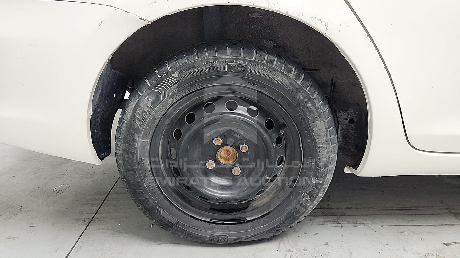 2009 TOYOTA YARIS VIN: JTDBW923494025637
