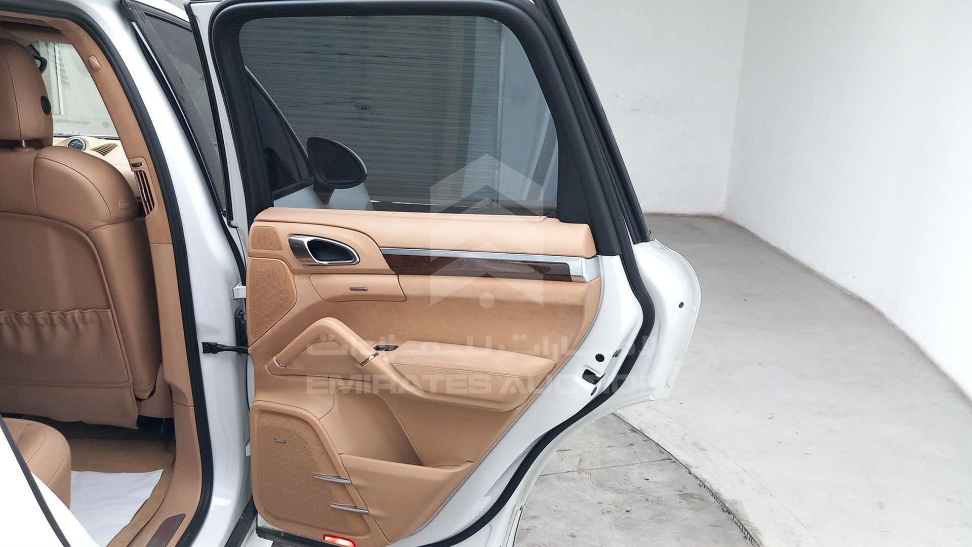 2013 PORSCHE CAYENNE VIN: WP1ZZZ92ZDLA70062