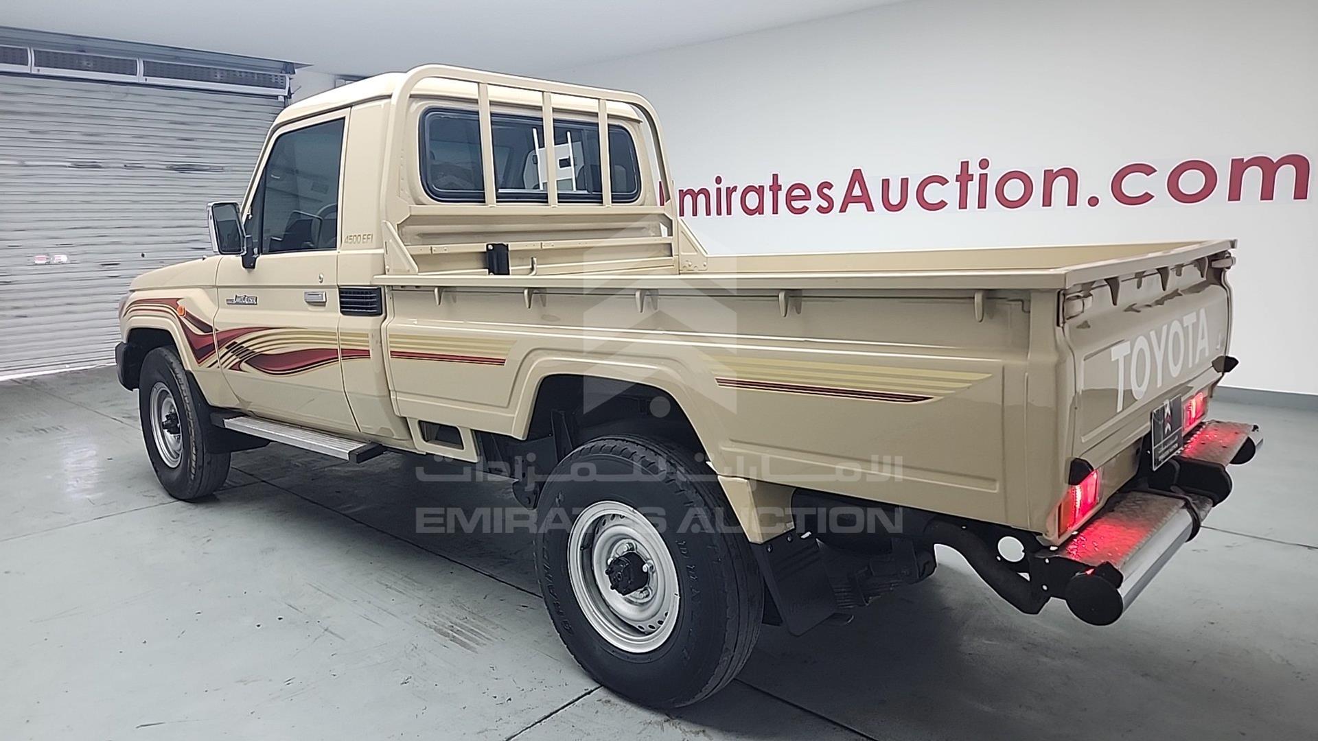 2009 TOYOTA LAND CRUISER VIN: JTFLJ73J196052911