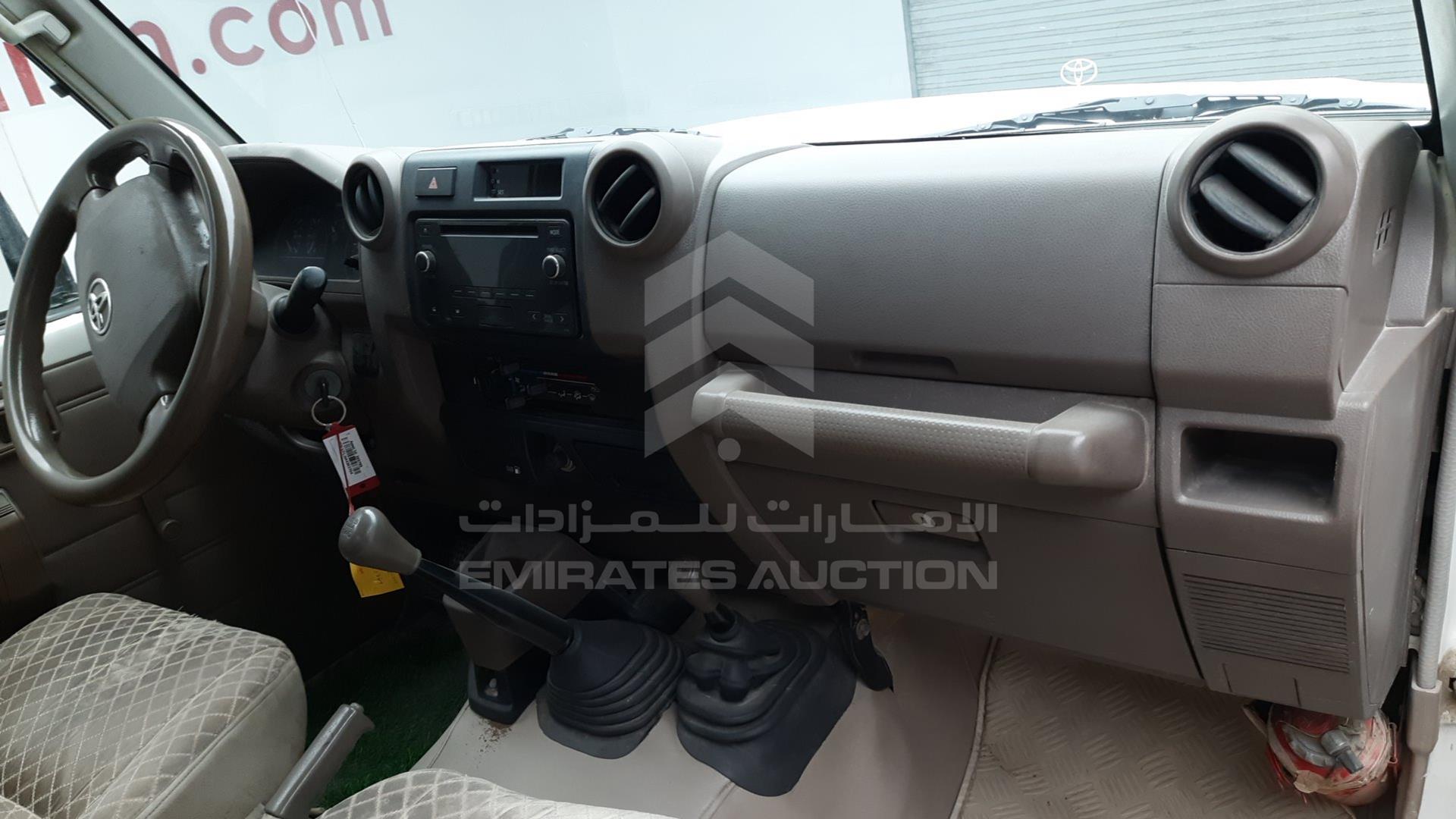 2010 TOYOTA LAND CRUISER VIN: JTFLU71J6A4302704