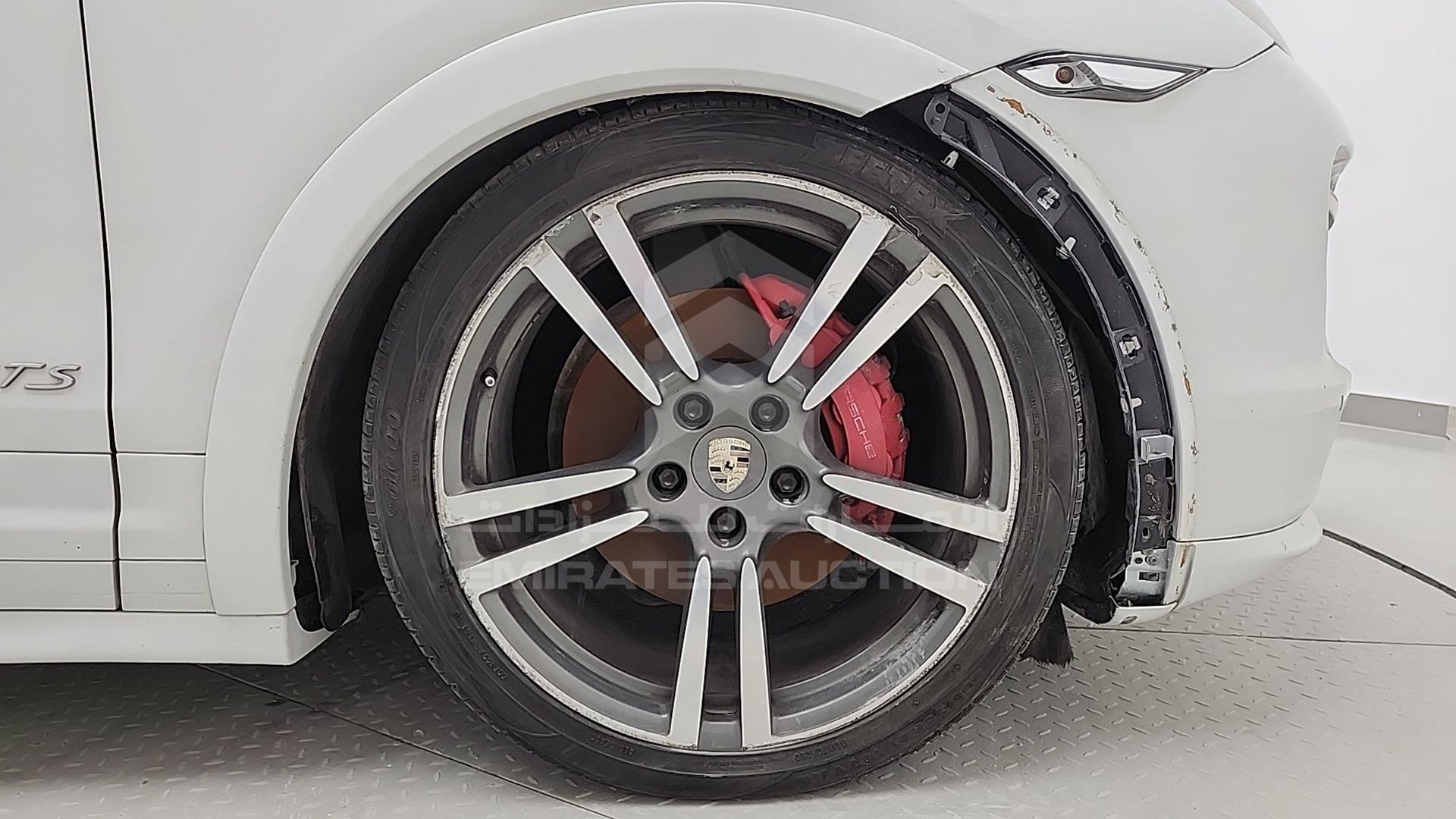 2013 PORSCHE CAYENNE GTS VIN: WP1ZZZ92ZDLA75797