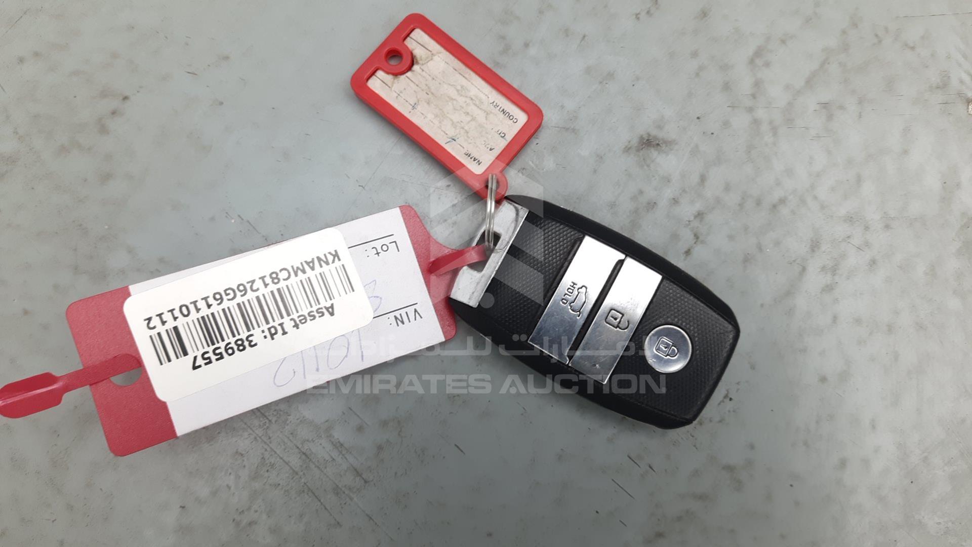 2016 KIA CARNIVAL VIN: KNAMC8126G6110112