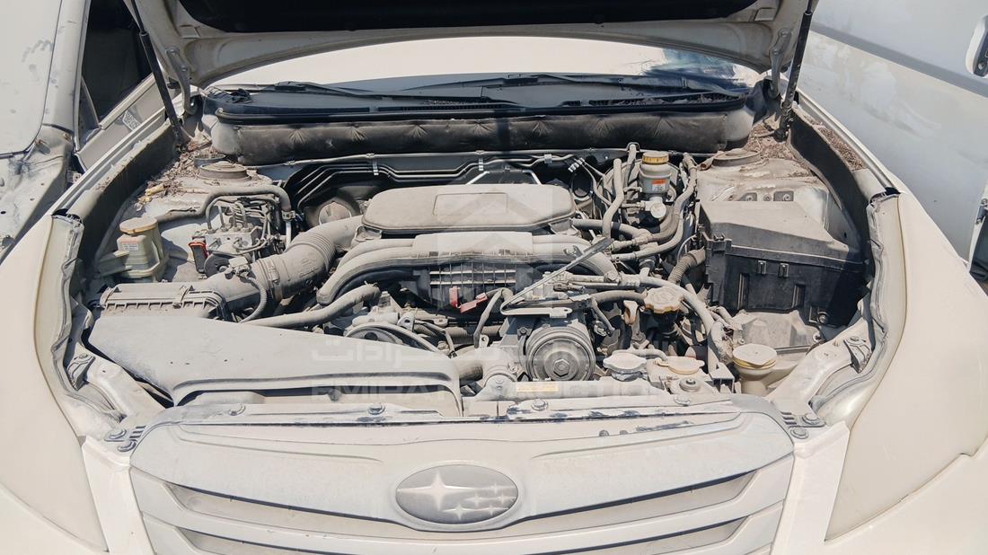 2011 Subaru Outback - Scrap without document — Engine Bay — Photo 27