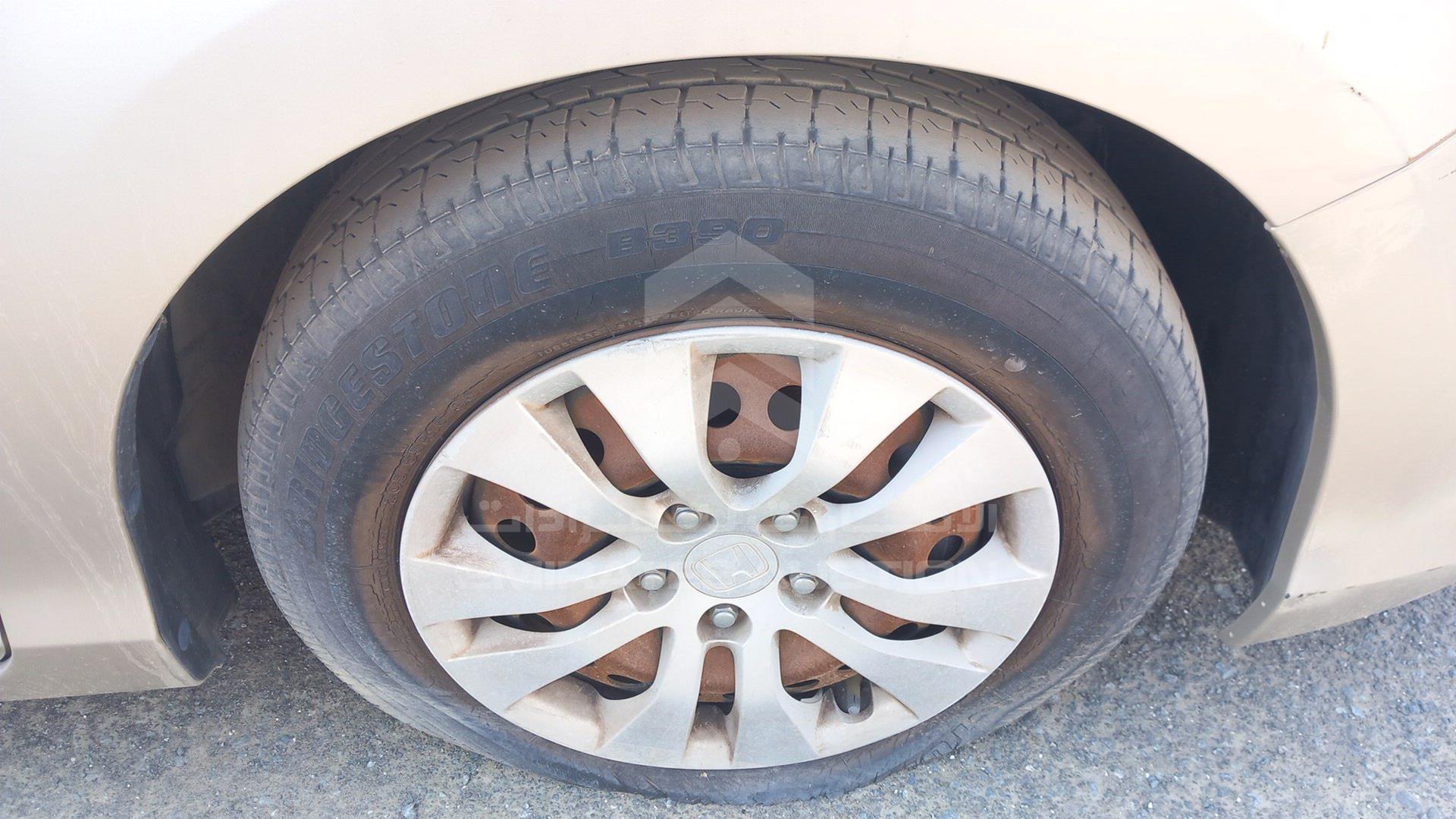2013 HONDA ACCORD VIN: 1HGCR2622DA616114
