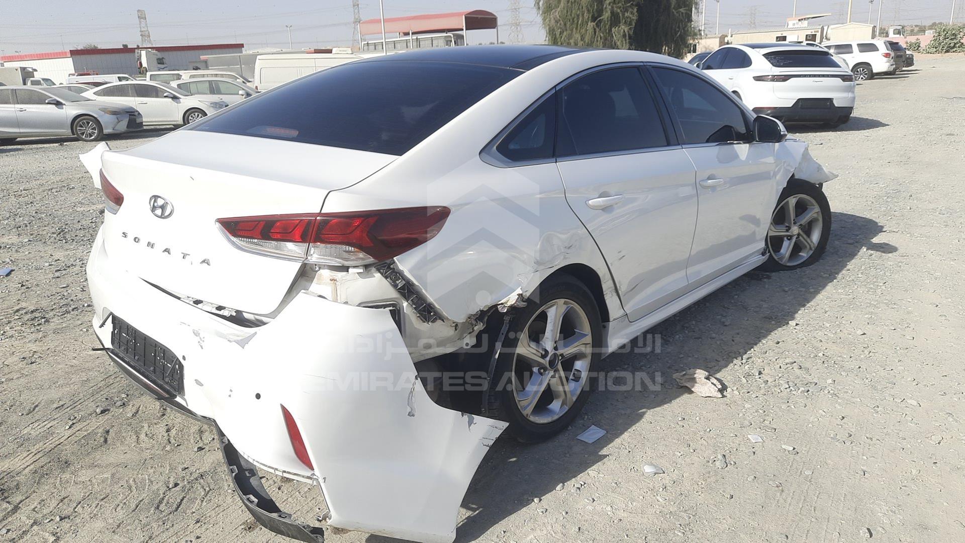 2018 HYUNDAI SONATA VIN: KMHE241G1JA419355