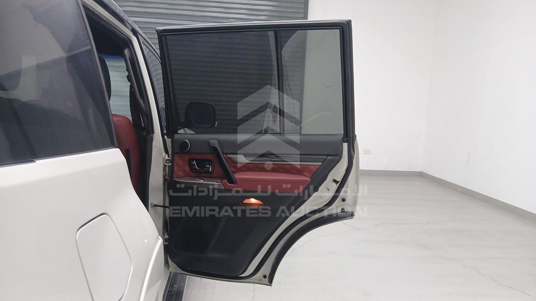 2020 Mitsubishi Pajero — Rear Right Door — Photo 29