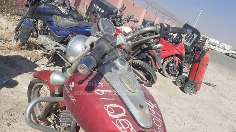 MD2DGPDZZUCD28370 Auction: EmiratesAuction Lot: 406788 MD2DGPDZZUCD28370 Bajaj 220 CC 2011 RED Photo 10