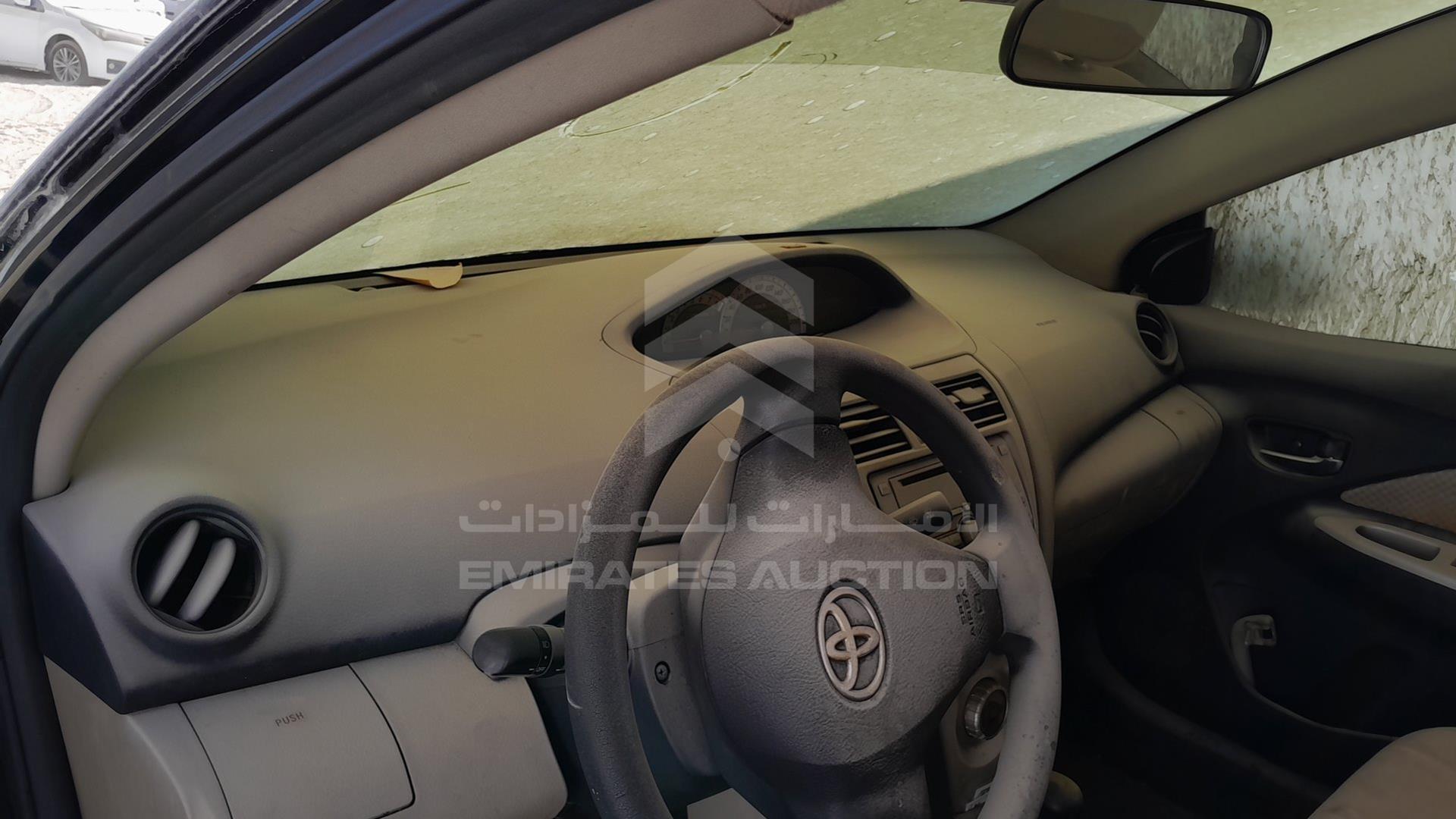 2008 TOYOTA YARIS VIN: JTDBW923184005781