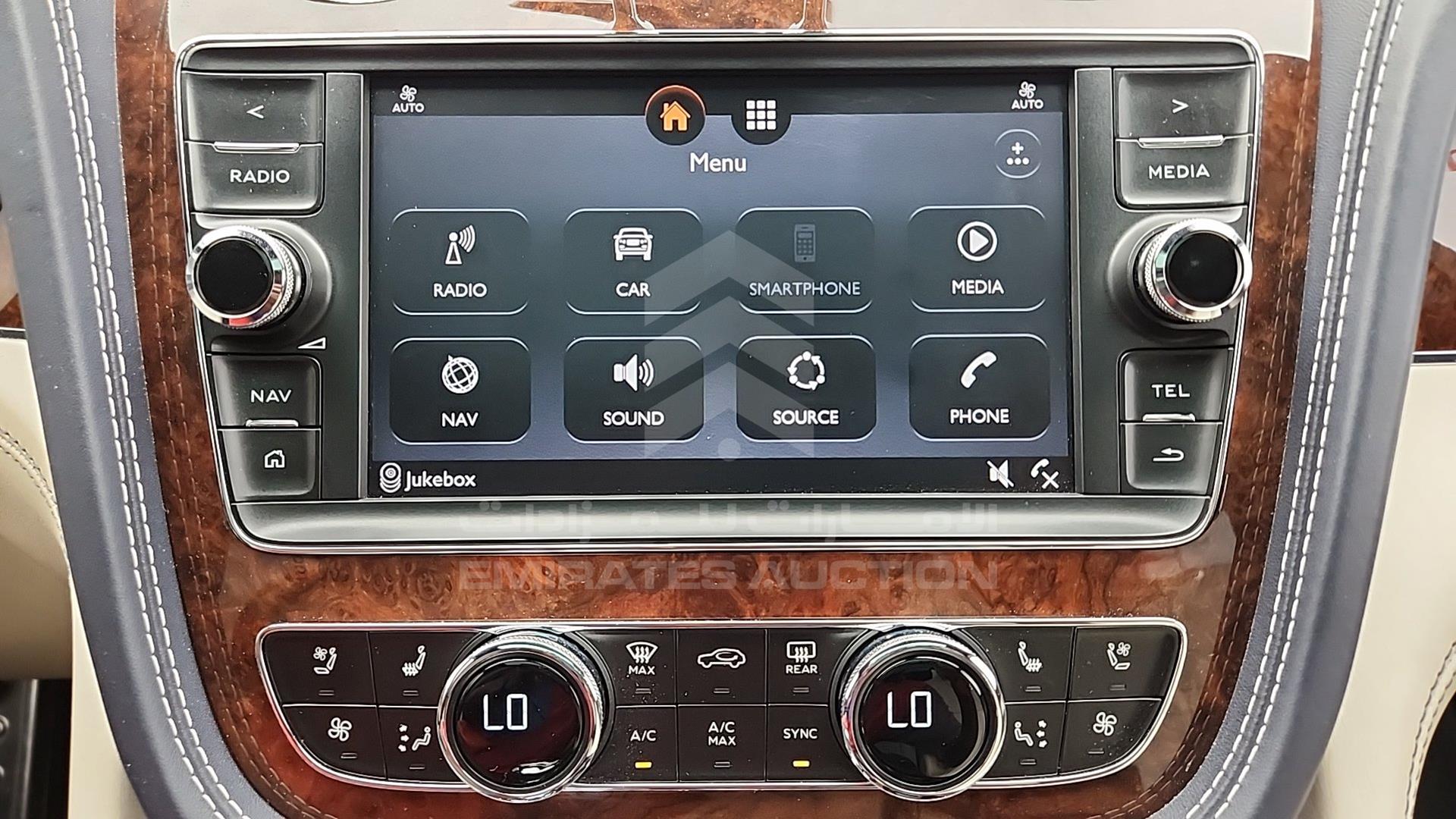 2017 BENTLEY BENTAYGA VIN: SJAAB1ZV0HC013457