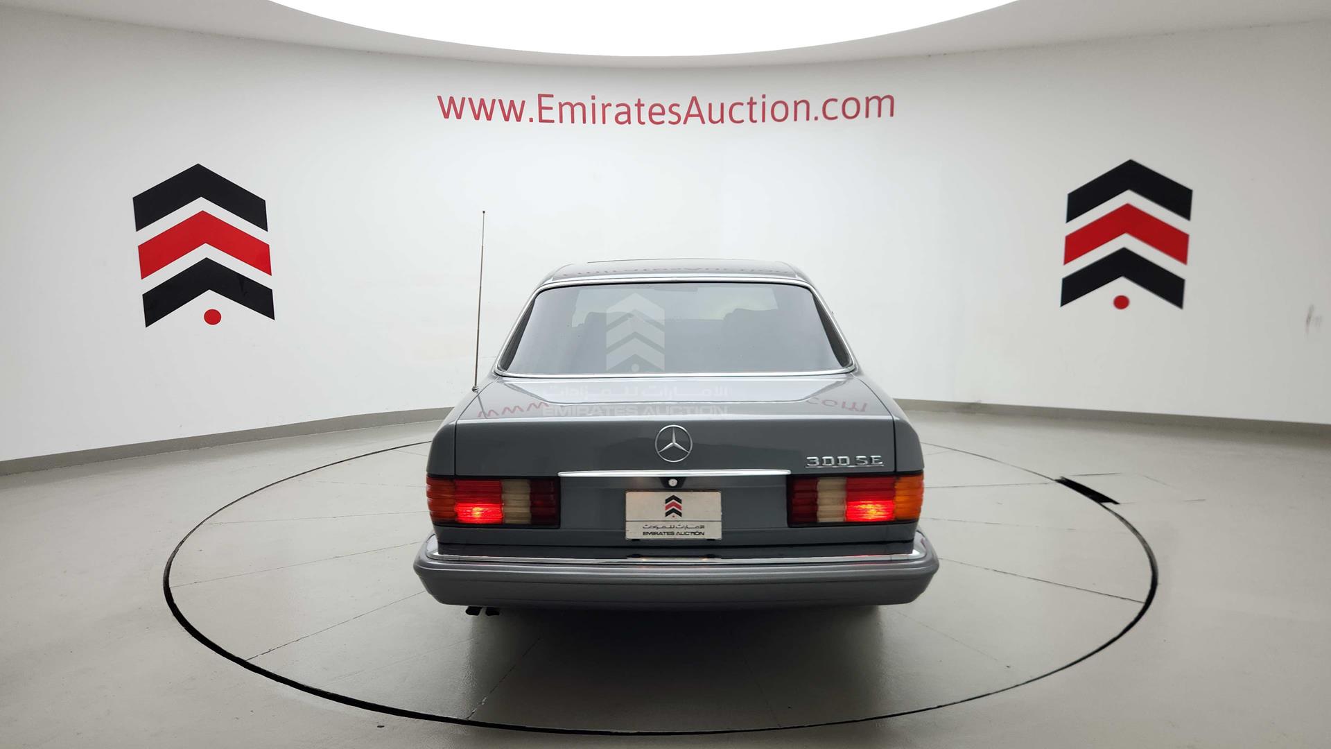1989 MERCEDES 300 VIN: WDBCA24D0KA438919