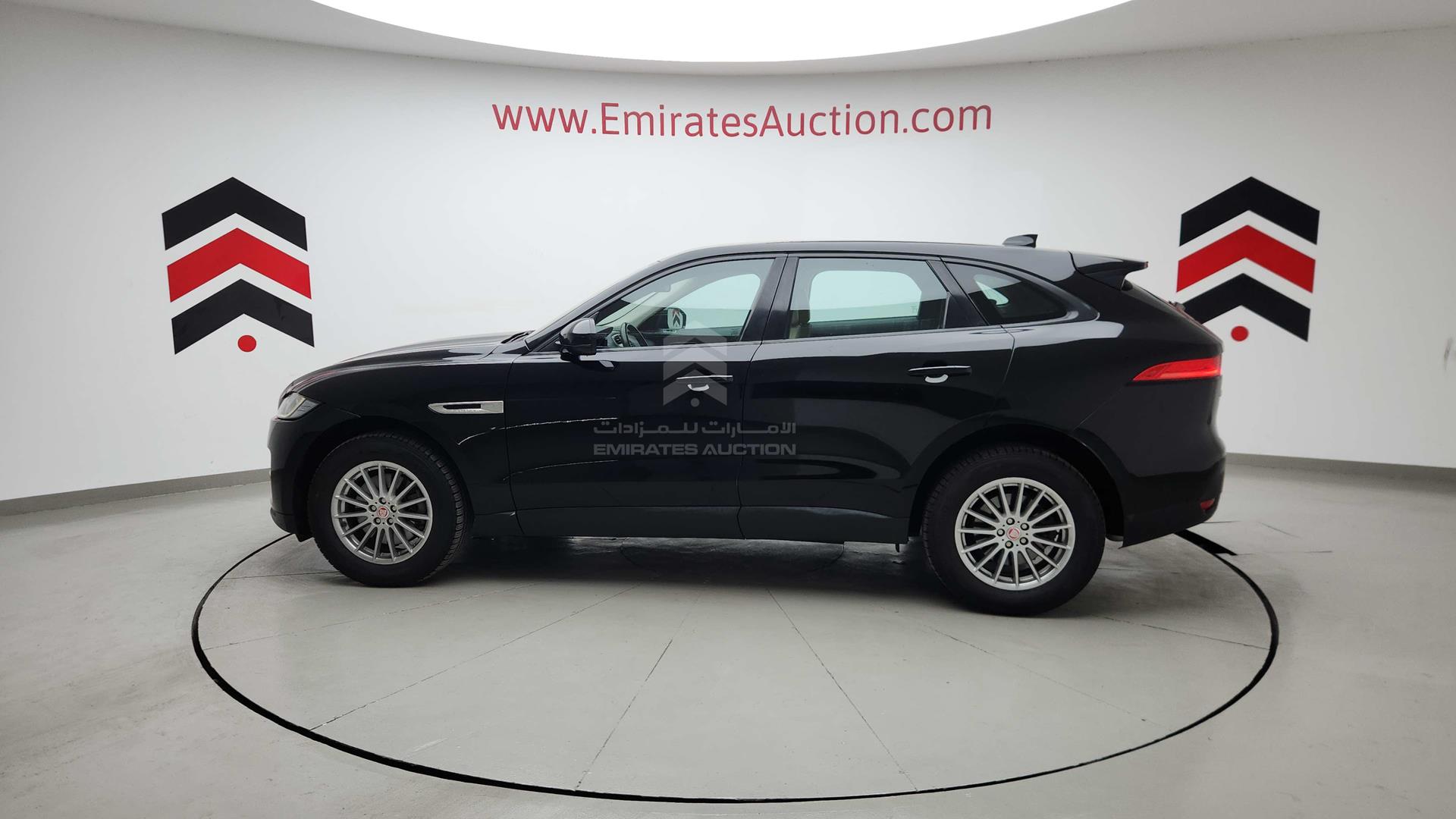 2017 JAGUAR F-PACE VIN: SADCA2BV1HA055730