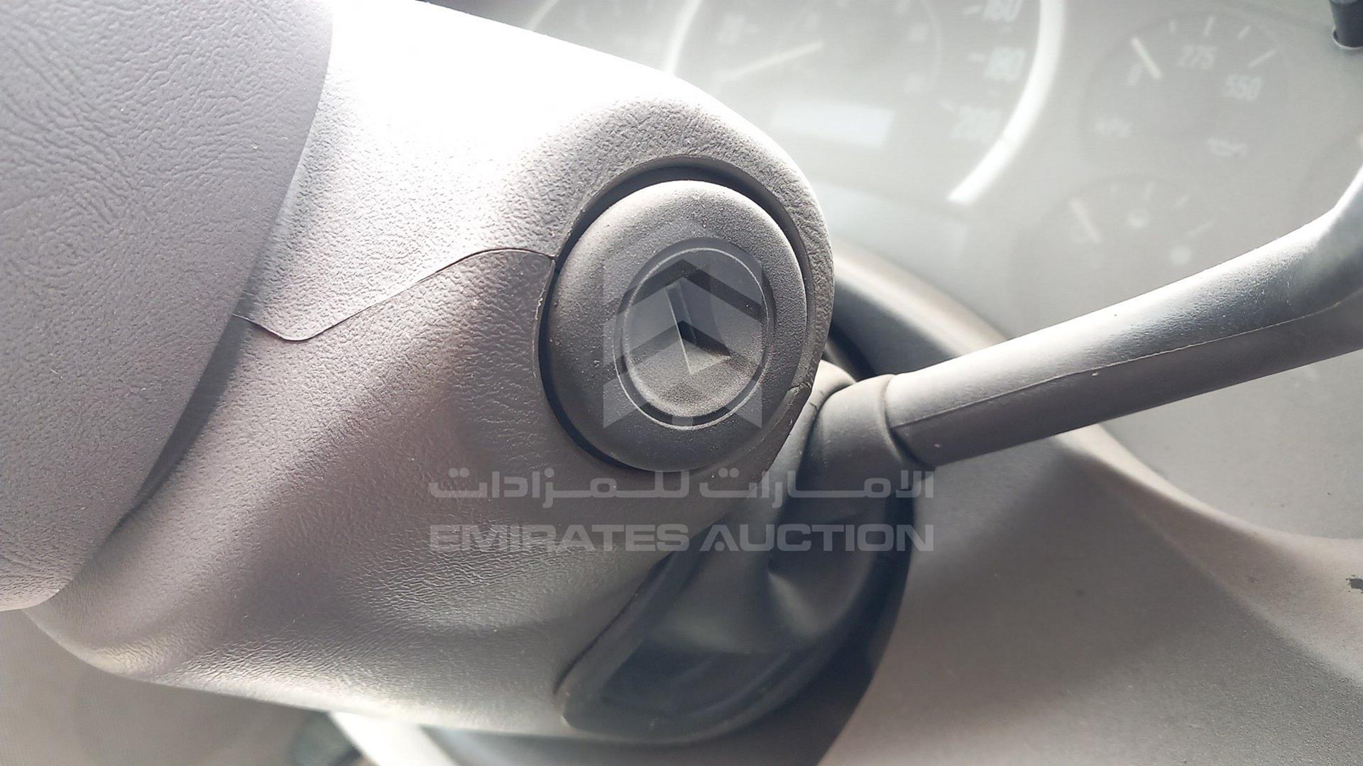 2004 CADILLAC ESCALADE VIN: 1GYEK63N84R291868