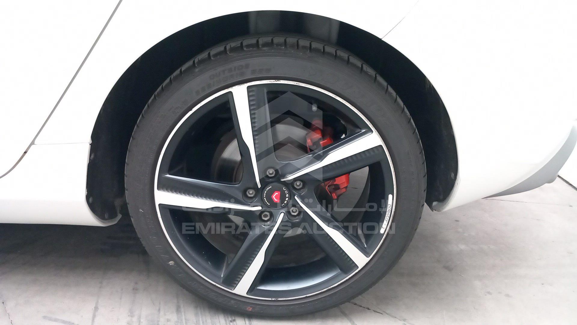 2014 VOLVO V40 VIN: YV1635MV8E2123328