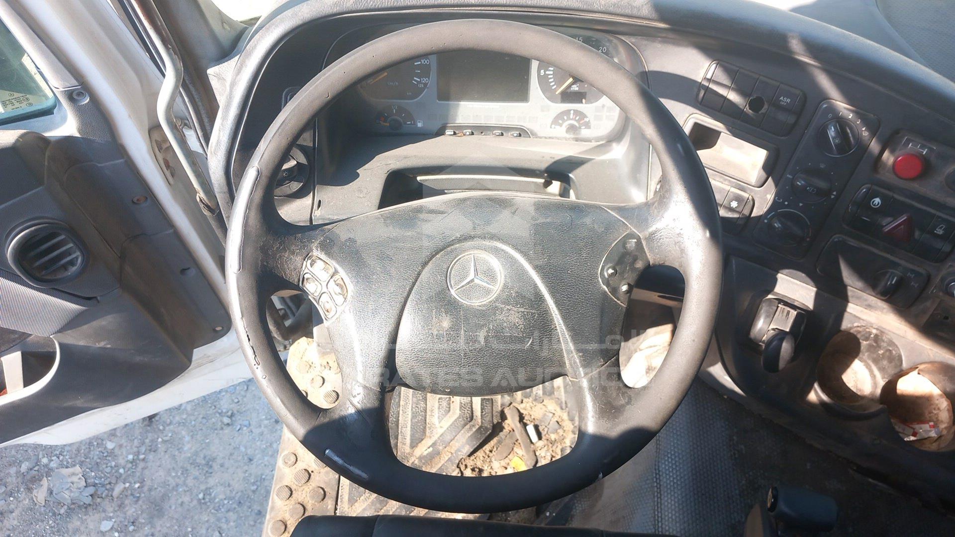 2008 MERCEDES ACTROS VIN: WDAKHCAAX8L309255