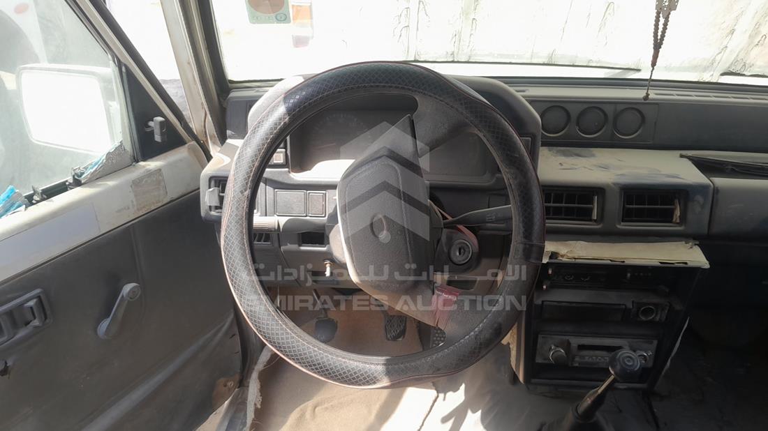 2001 Daihatsu Rocky — Steering & Mounted Controls — Photo 13