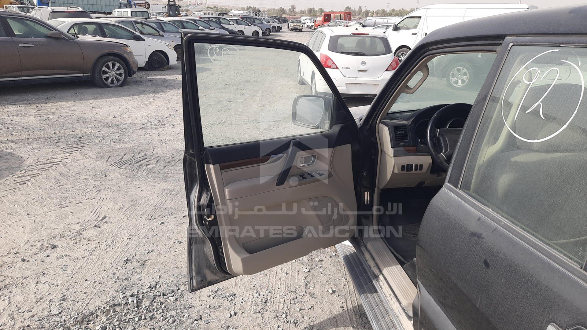 2007 MITSUBISHI PAJERO VIN: JMYLRV93W7J716274