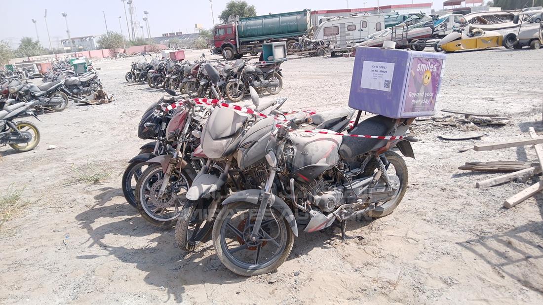 5 Motorbikes — Front Left Angle — Photo 7