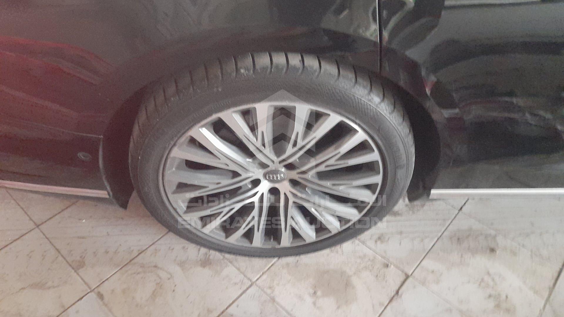 2020 AUDI A8 VIN: WAUZZZF8XLN002440