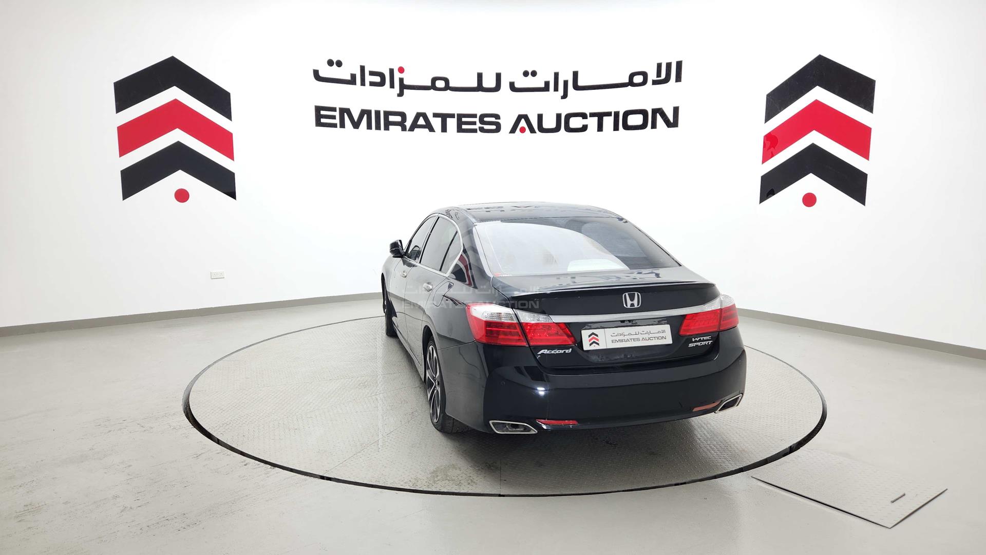 2016 HONDA ACCORD VIN: LUCCR2646G3408144