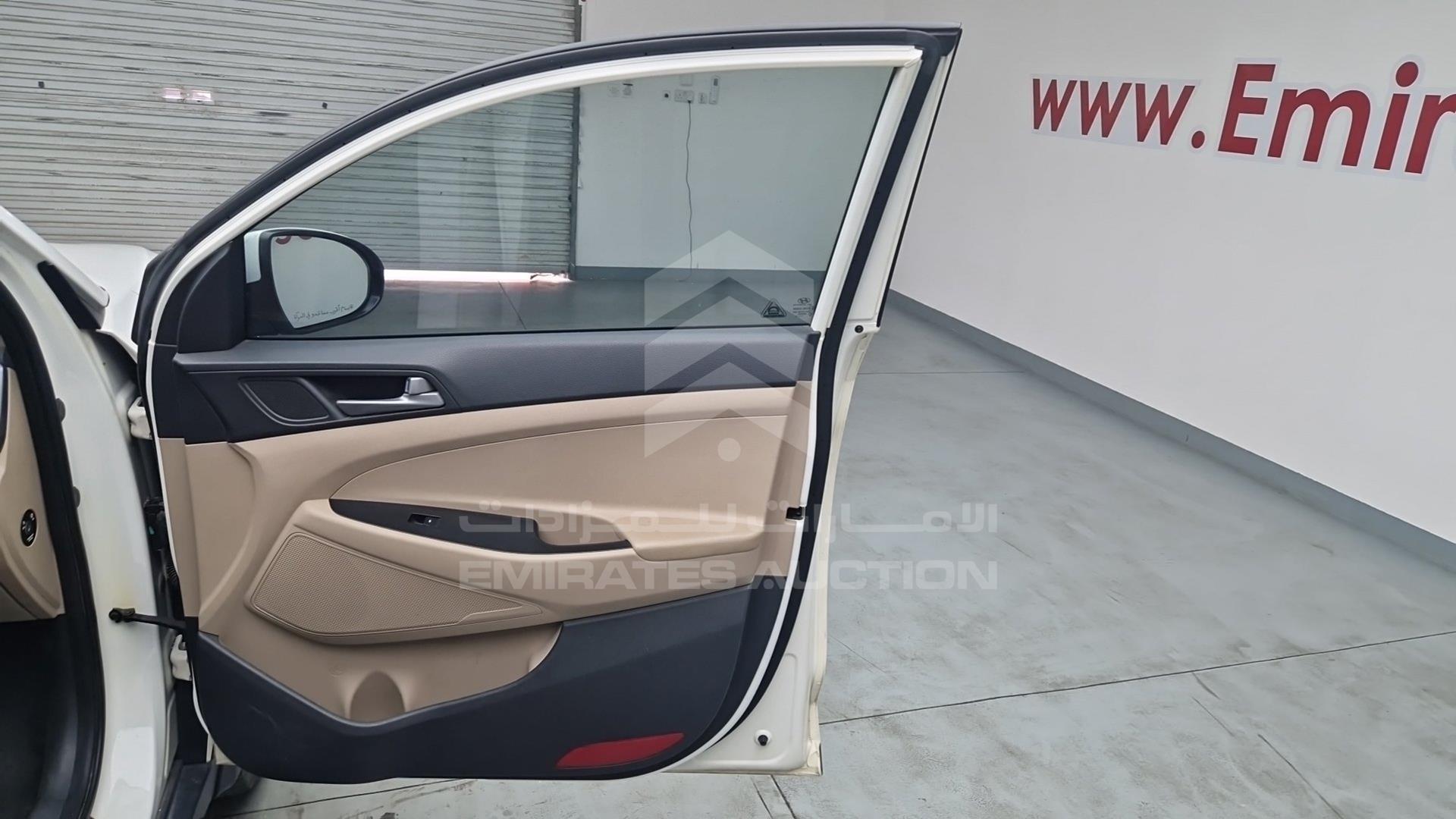 2017 HYUNDAI TUCSON VIN: TMAJ28138HJ170638