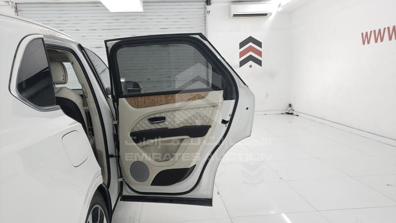 SJAAM2ZV0NC039794 Auction: EmiratesAuction Lot: 405218 SJAAM2ZV0NC039794 Bentley Bentayga 2022 WHITE Photo 20