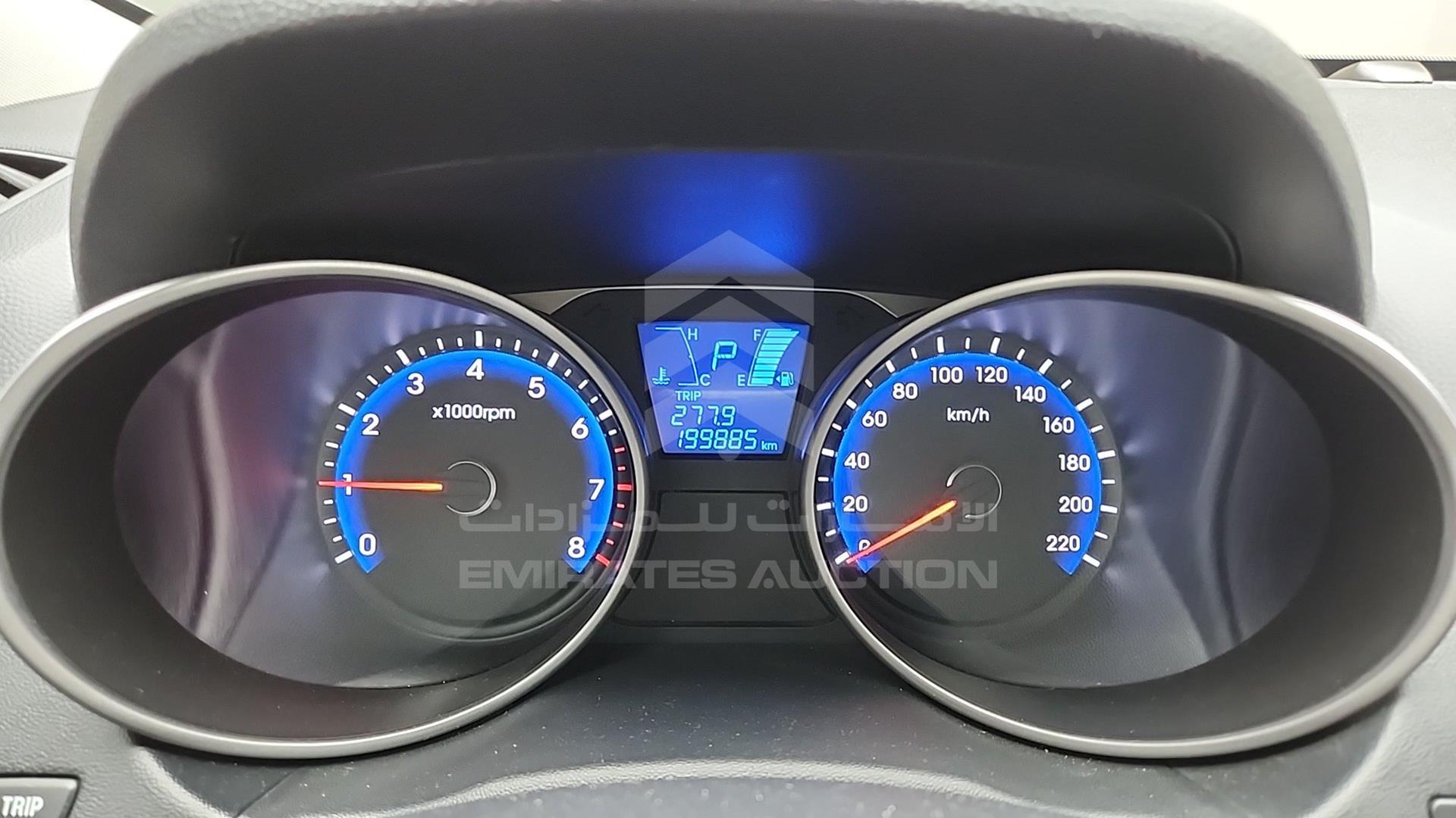 2011 HYUNDAI TUCSON VIN: KMHJT81B4BU132406