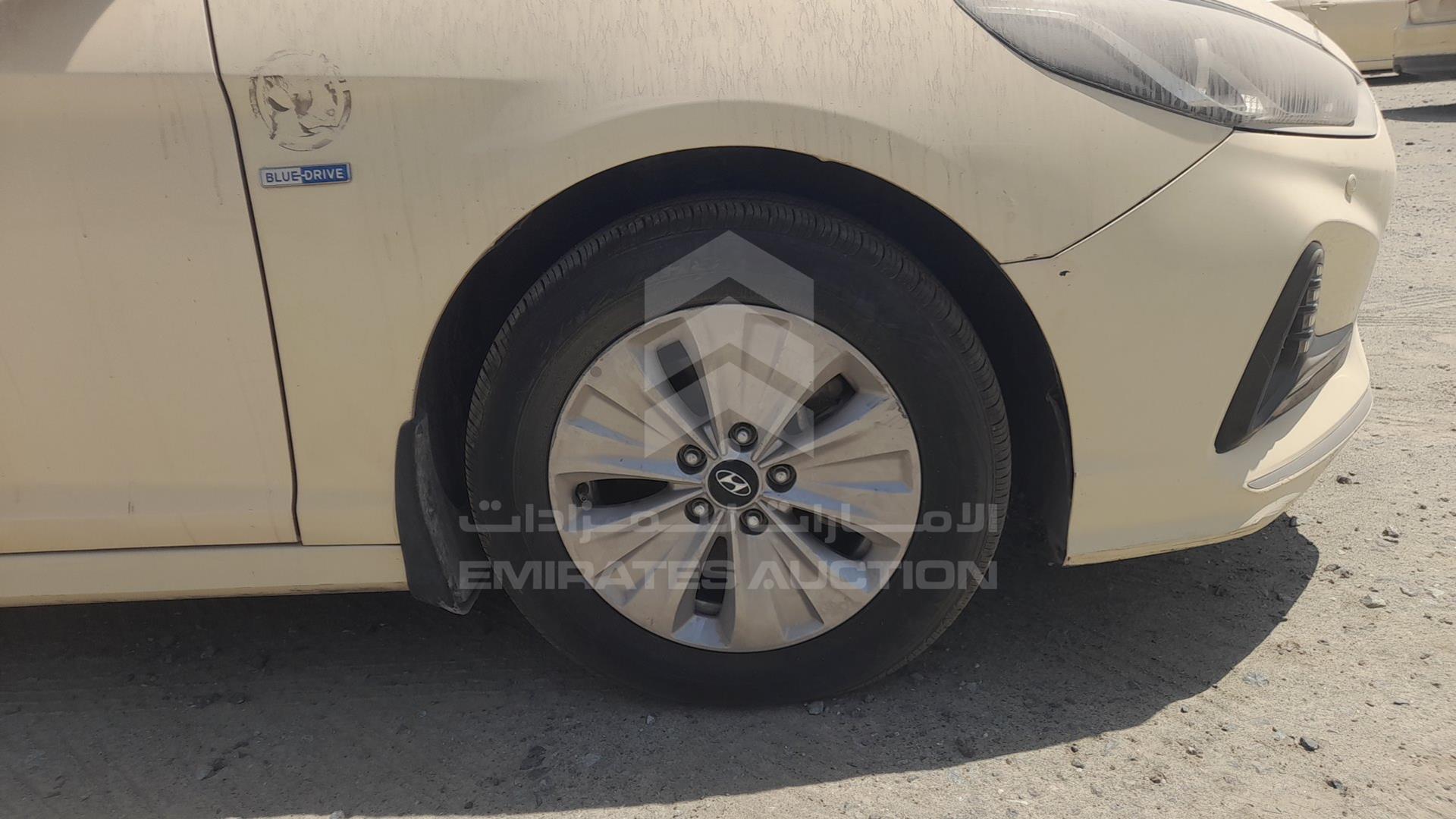 2019 HYUNDAI SONATA VIN: KMHE24130KA092977