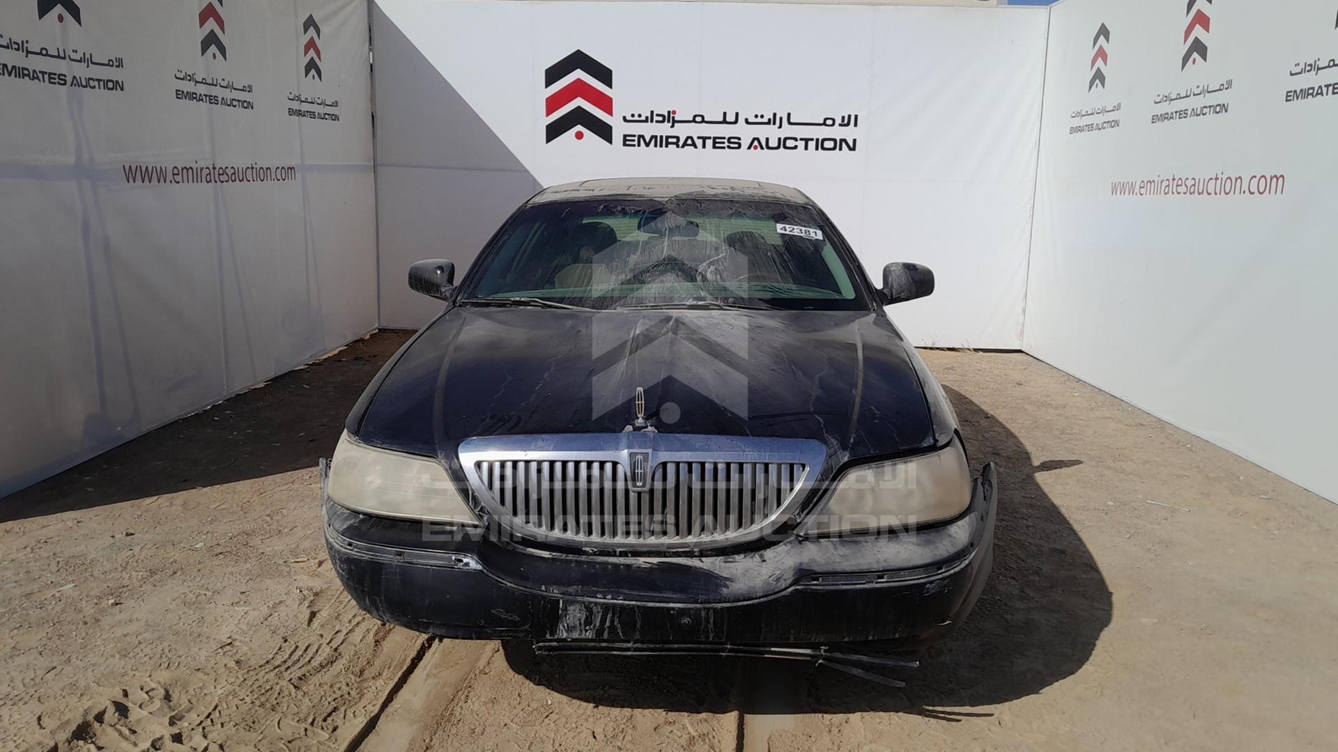 2007 LINCOLN TOWN CAR VIN: 1LNHM82V87Y607303