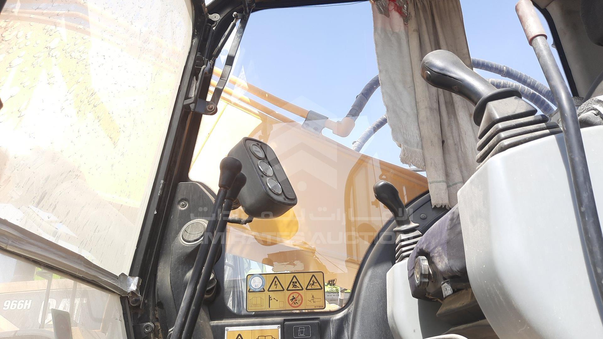 2015 JCB JS205 VIN: PUNJE20BV02359661