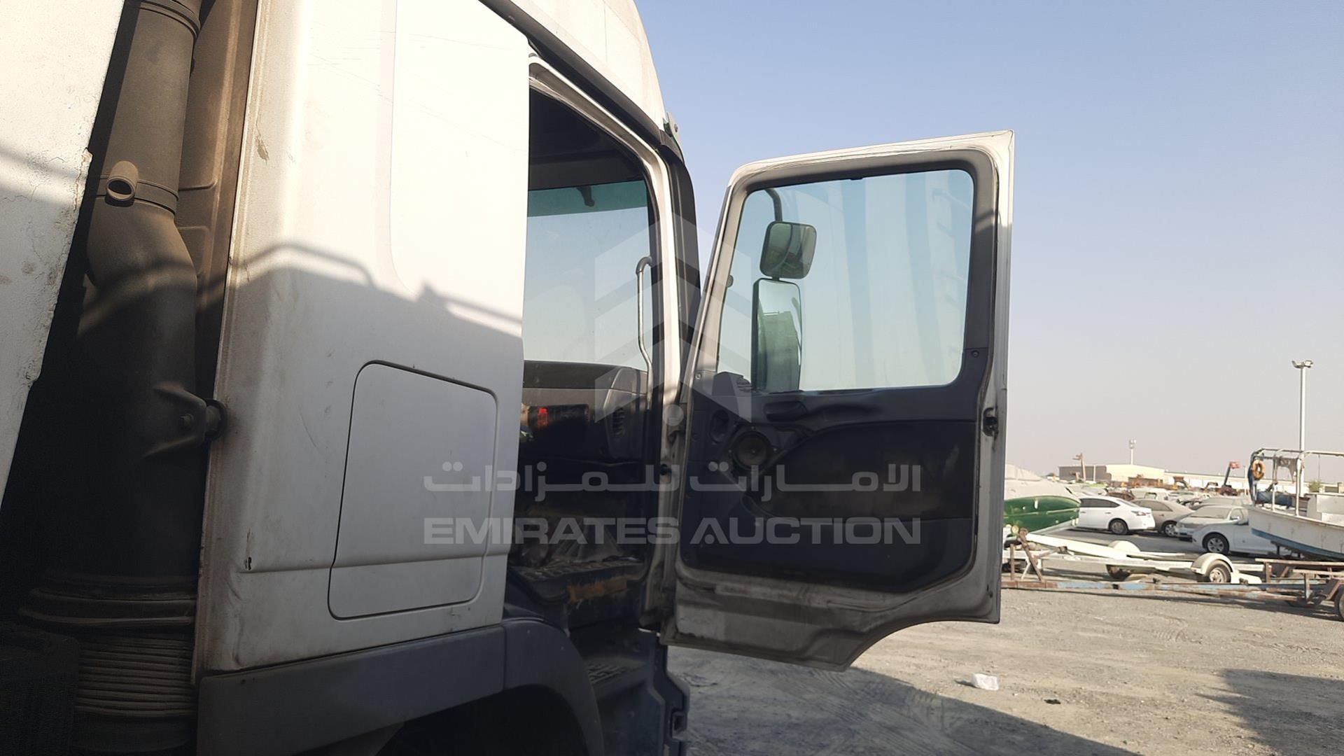 2008 MERCEDES ACTROS VIN: WDAKHCAA48L280335