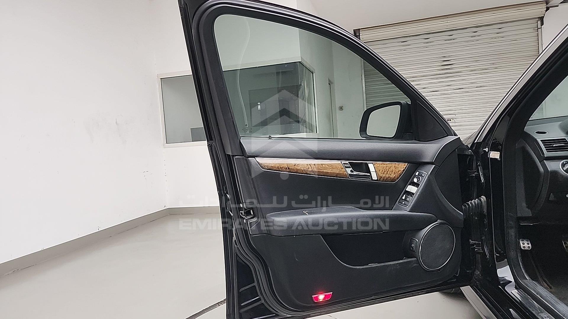 2008 MERCEDES C 280 VIN: WDDGF54X38F121279