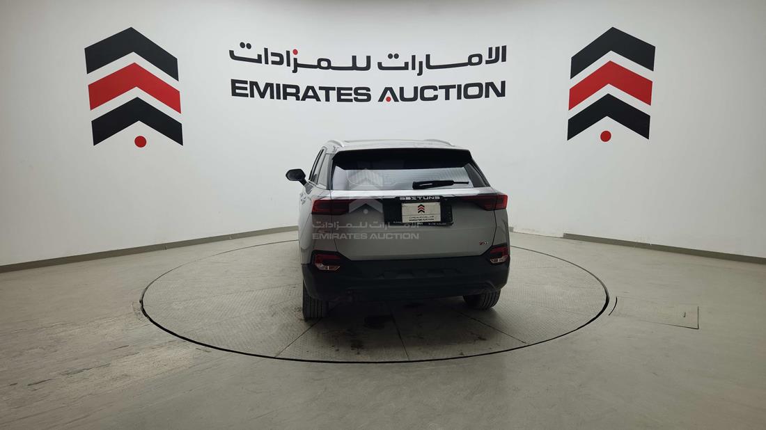 بيستون T77 2026 — الزاوية الخلفية — صورة 8