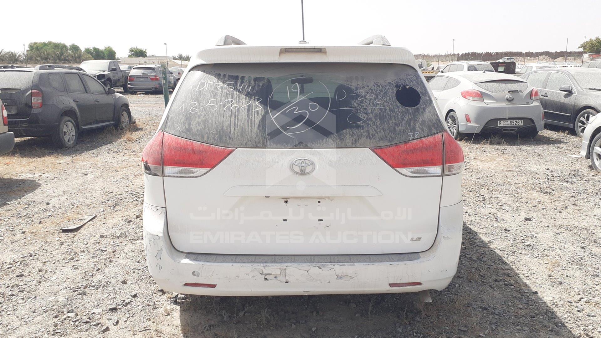 2014 TOYOTA SIENNA VIN: 5TDKK3DC2ES419884