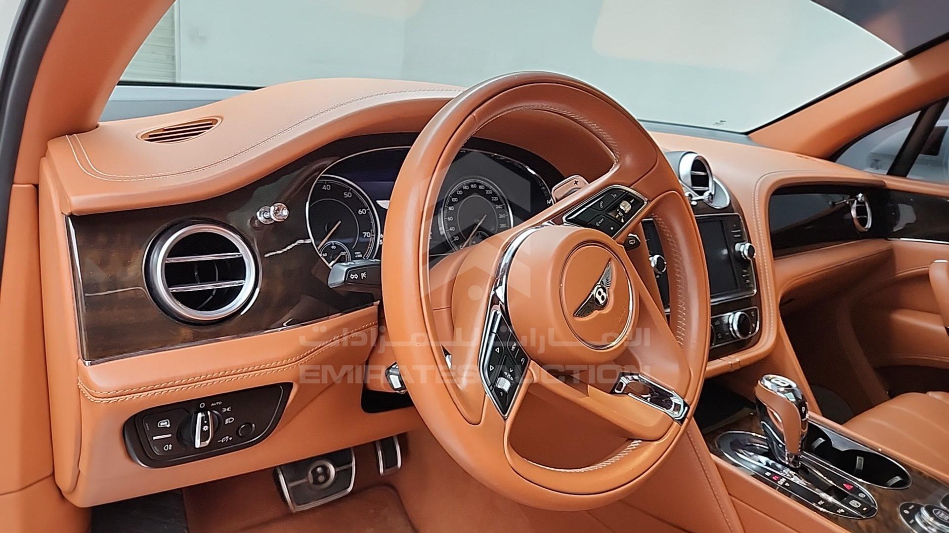 2018 BENTLEY BENTAYGA VIN: SJAAL1ZV5JC022898
