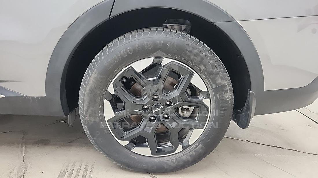 2024 Kia Sorento — Rear Left Tyre — Photo 34