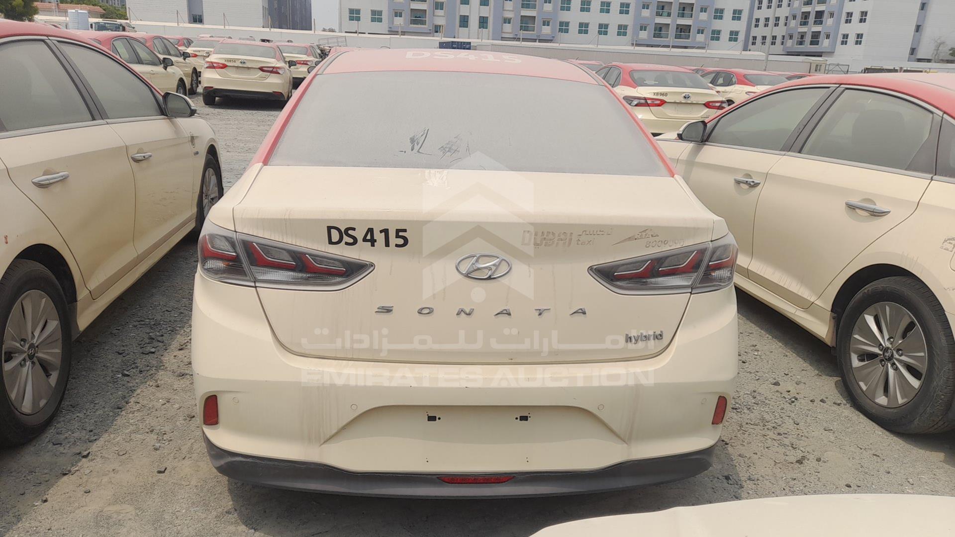 2018 HYUNDAI SONATA VIN: KMHE24132JA082126