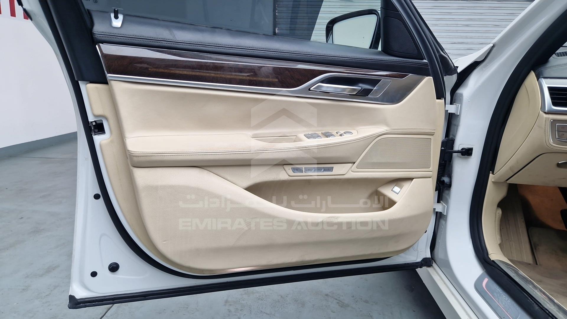 2016 BMW 740 LI VIN: WBA7E2107GG402235