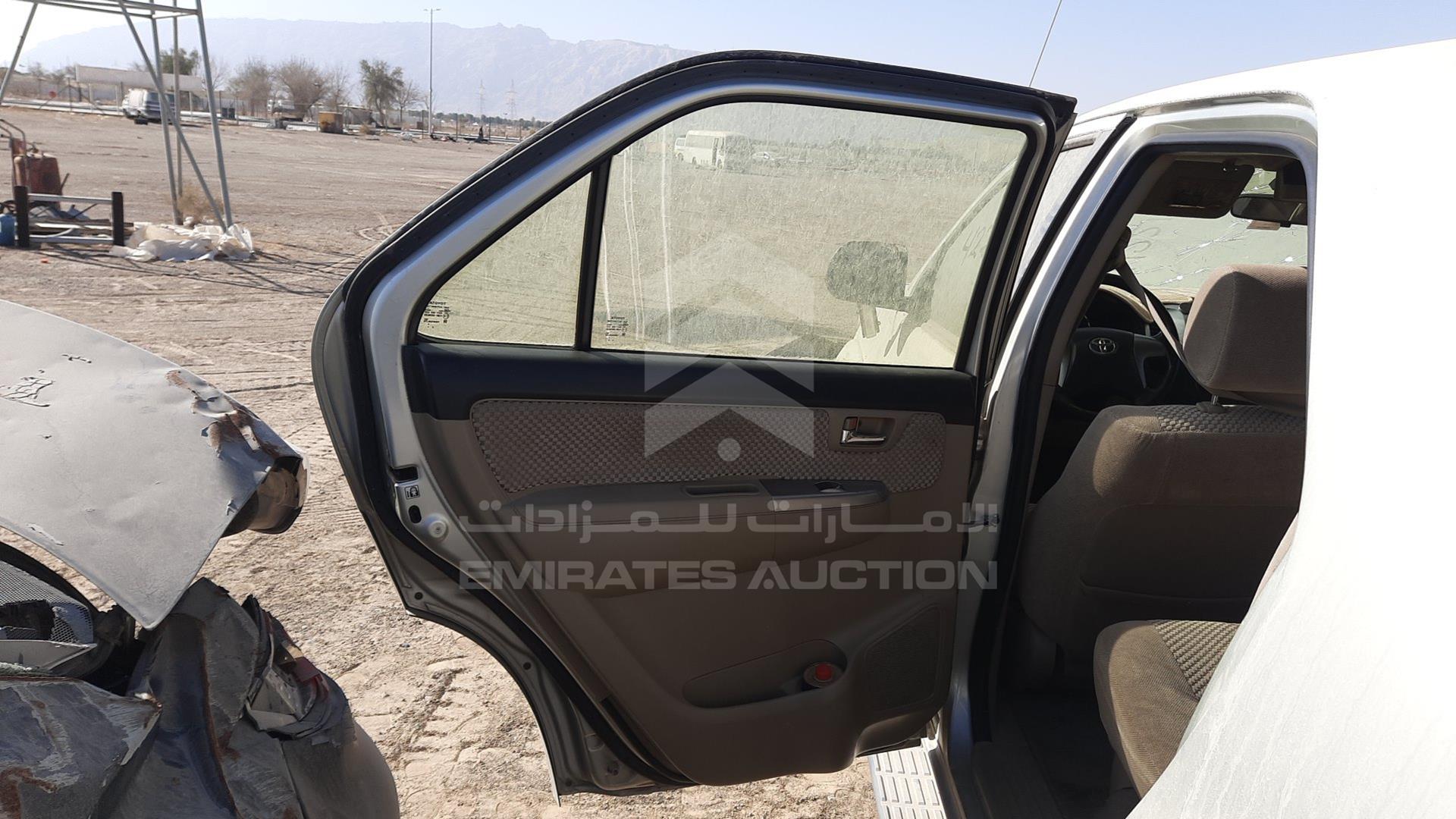 2014 TOYOTA FORTUNER VIN: MHFYX59G4E8061828