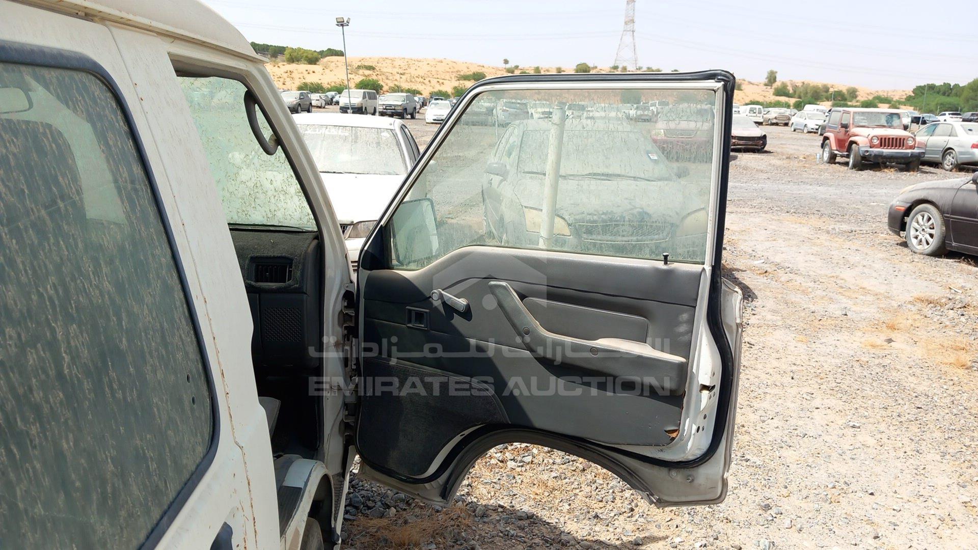 2013 MITSUBISHI L 300 VIN: JMYHNP13WDA701238